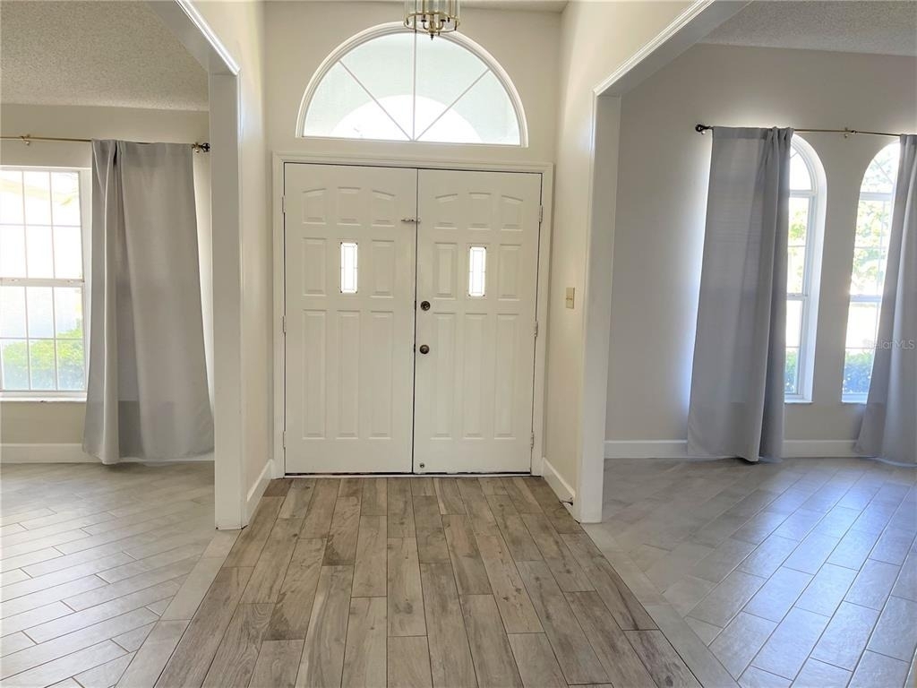 3913 Kiawa Drive - Photo 2
