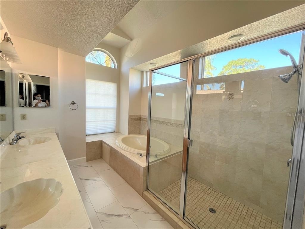 3913 Kiawa Drive - Photo 12