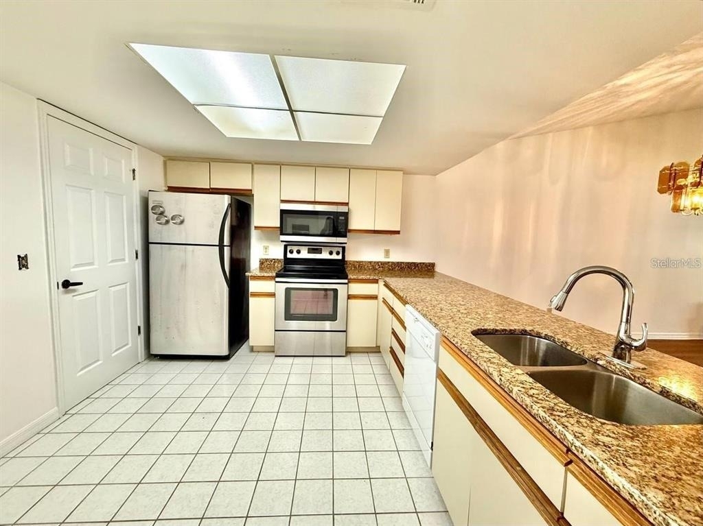 18308 Aintree Court - Photo 7