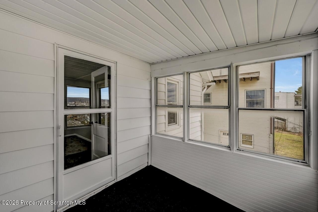 814 S Webster Avenue - Photo 37