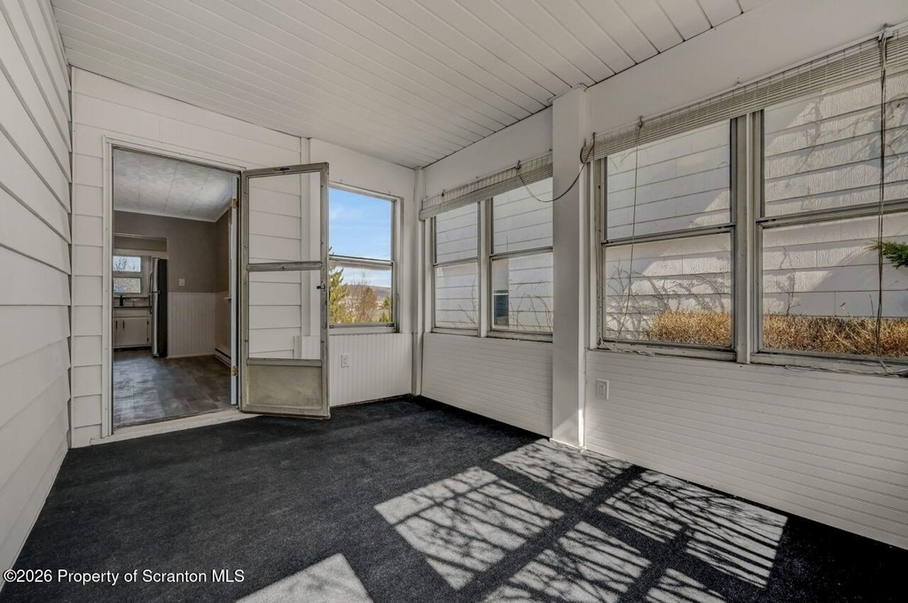 814 S Webster Avenue - Photo 29