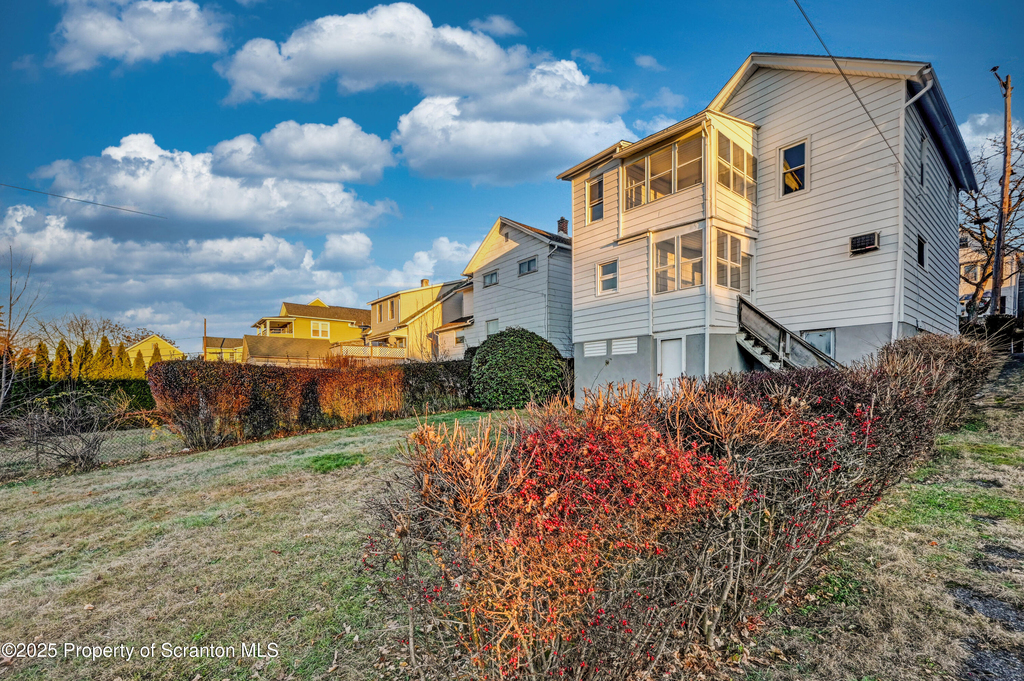 814 S Webster Avenue - Photo 1