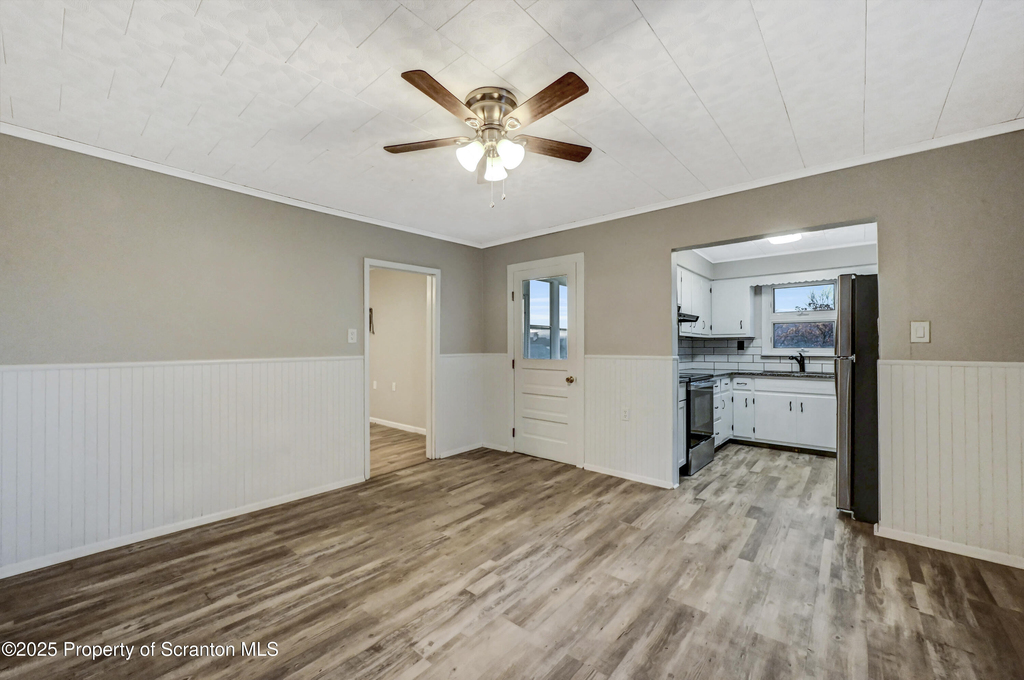 814 S Webster Avenue - Photo 13