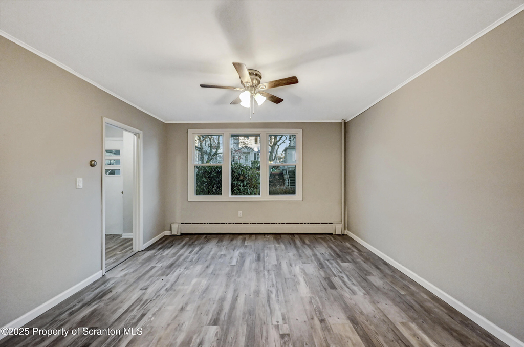814 S Webster Avenue - Photo 9