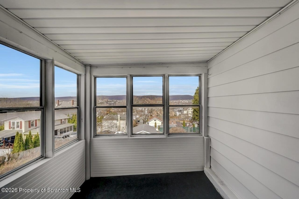814 S Webster Avenue - Photo 39