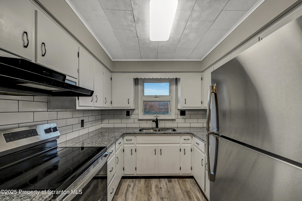 814 S Webster Avenue - Photo 15