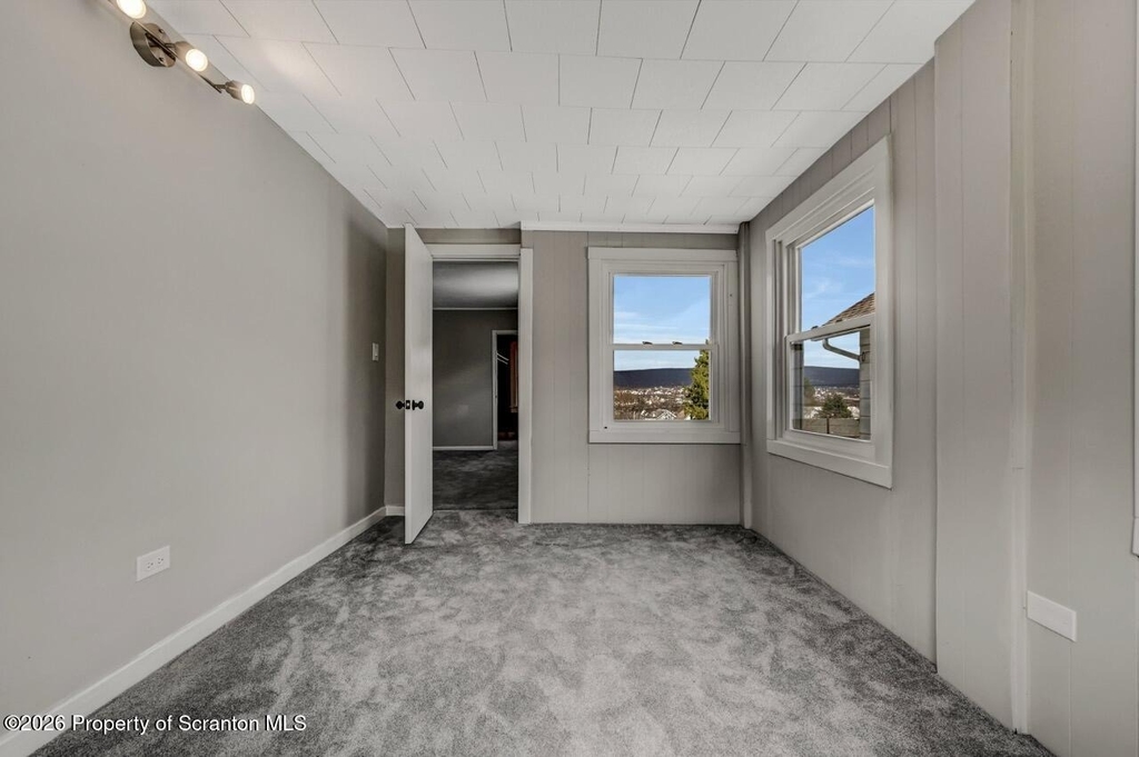 814 S Webster Avenue - Photo 38