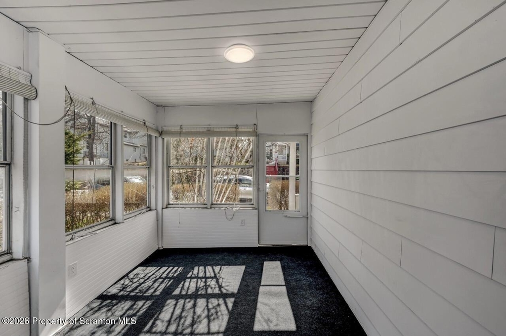 814 S Webster Avenue - Photo 28