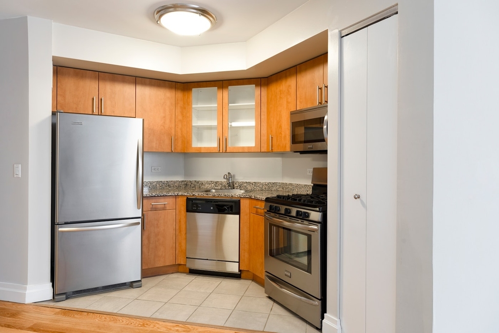 6th Avenue, New York, NY 10001 - Photo 3