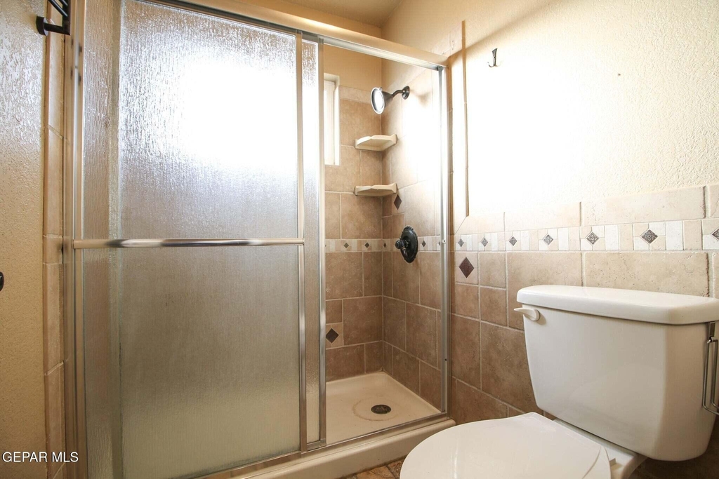6613 Southwind Drive - Photo 3