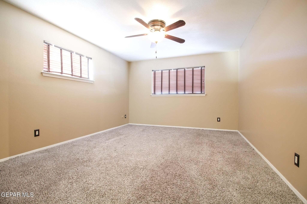 6613 Southwind Drive - Photo 2