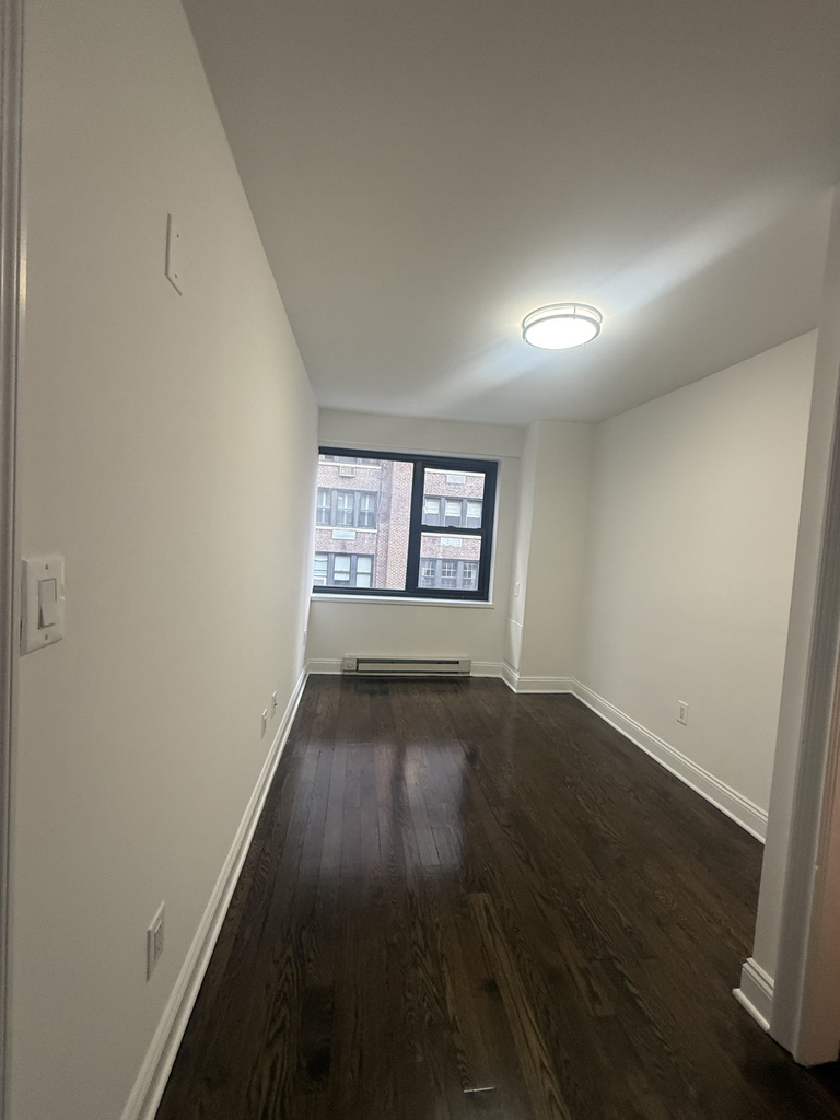405 East 56th Street - Photo 6