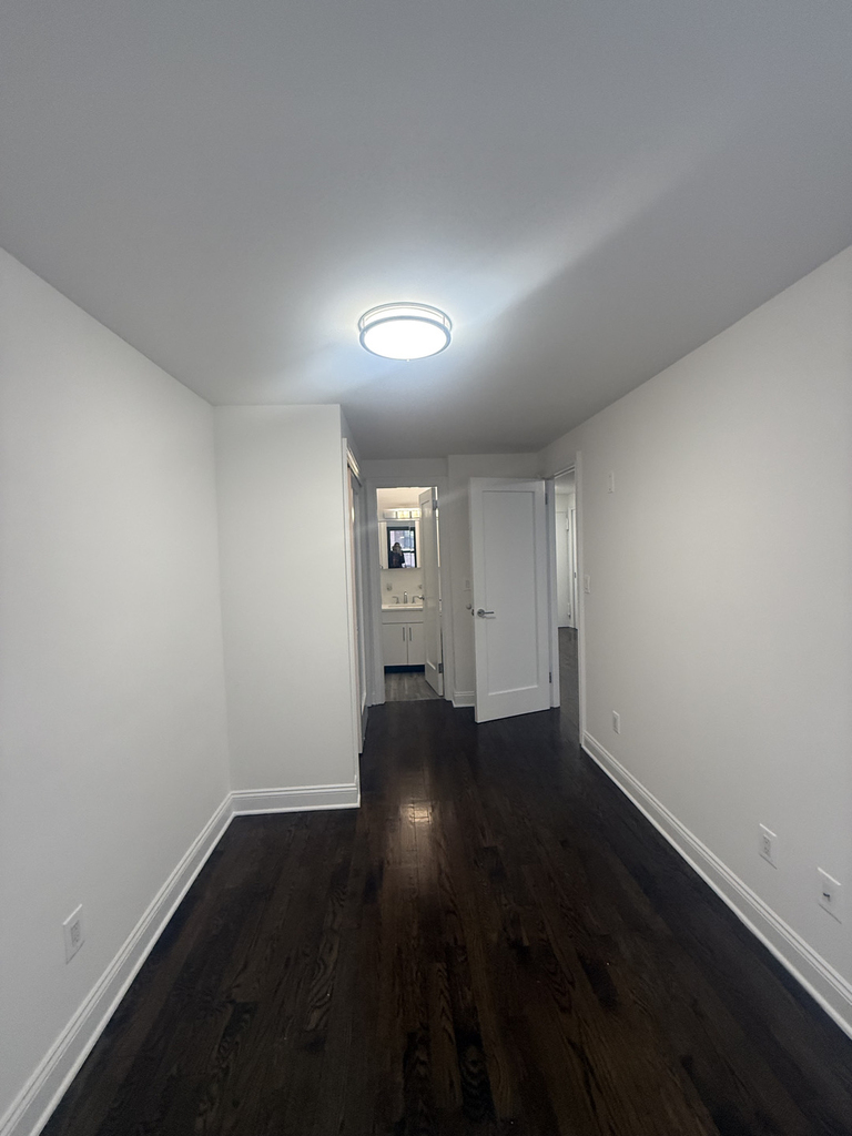 405 East 56th Street - Photo 8