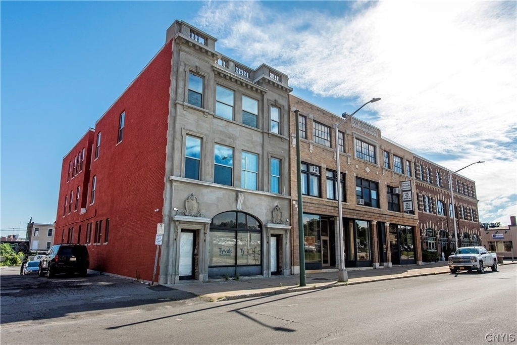221 Elizabeth Street - Photo 0