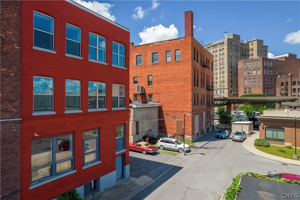 221 Elizabeth Street - Photo 3