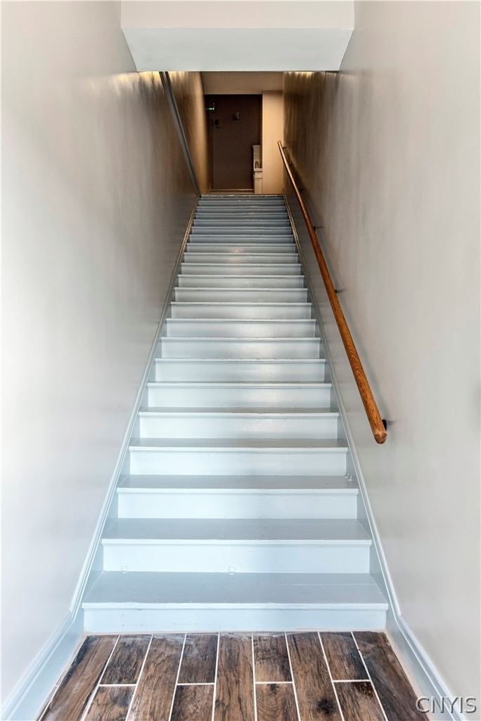 221 Elizabeth Street - Photo 5