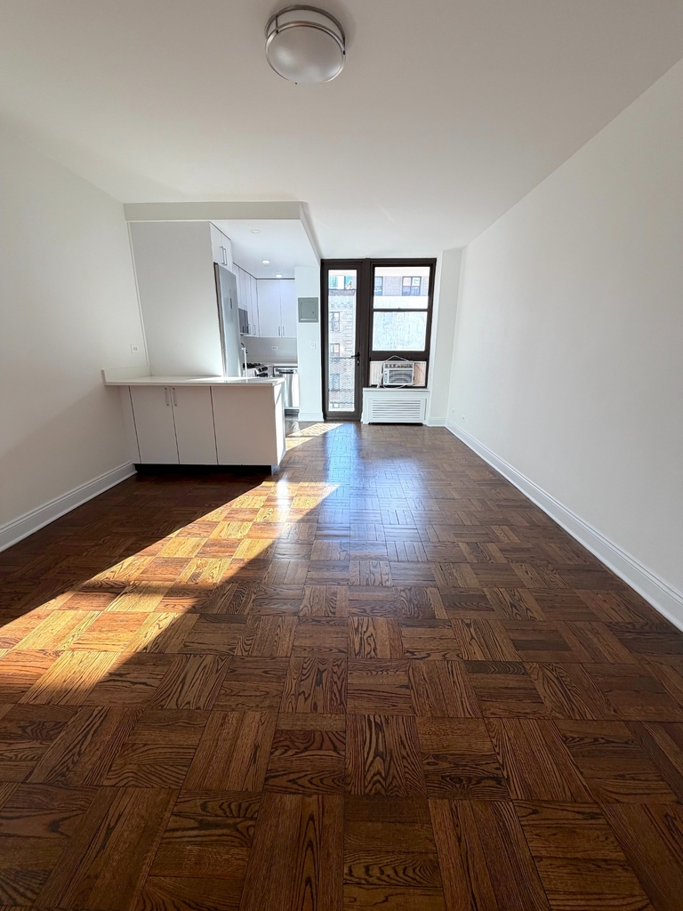 East 36th Street - Photo 0