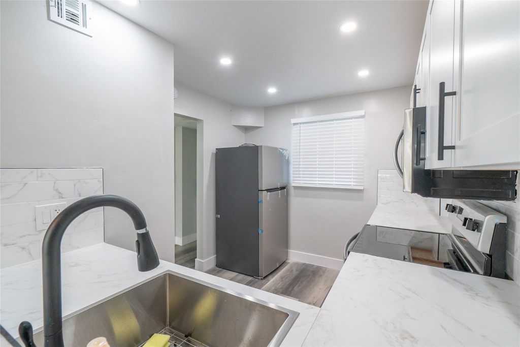 119 Royal Park Drive - Photo 3