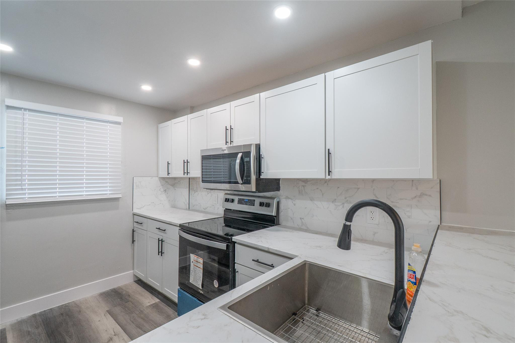 119 Royal Park Drive - Photo 2