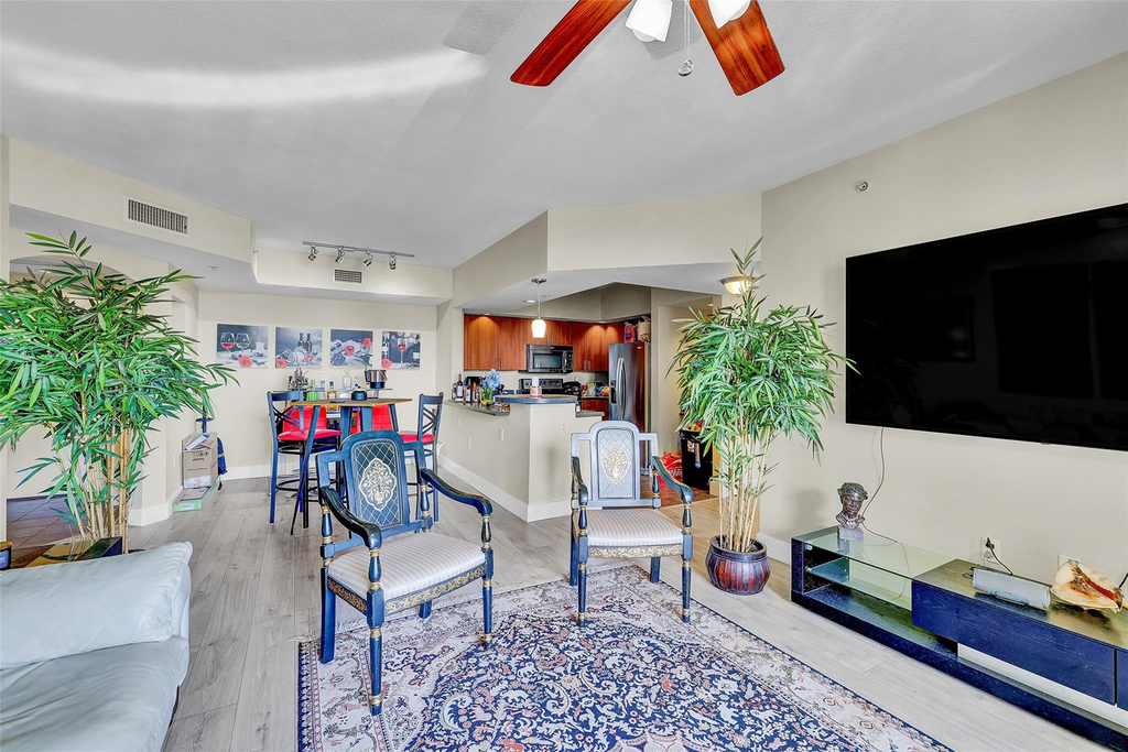 110 N Federal Highway - Photo 3