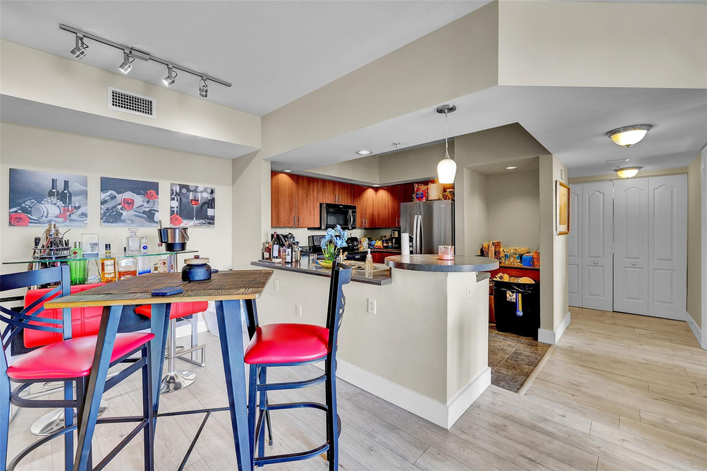 110 N Federal Highway - Photo 4