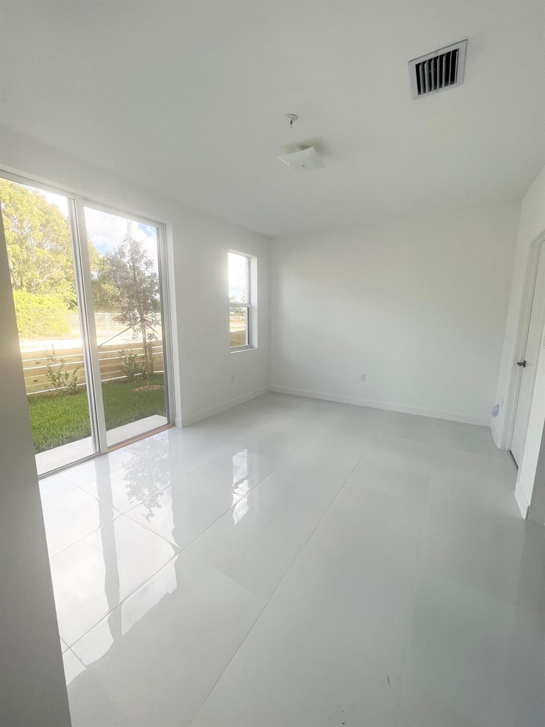 24650 Sw 129th Avenue - Photo 2