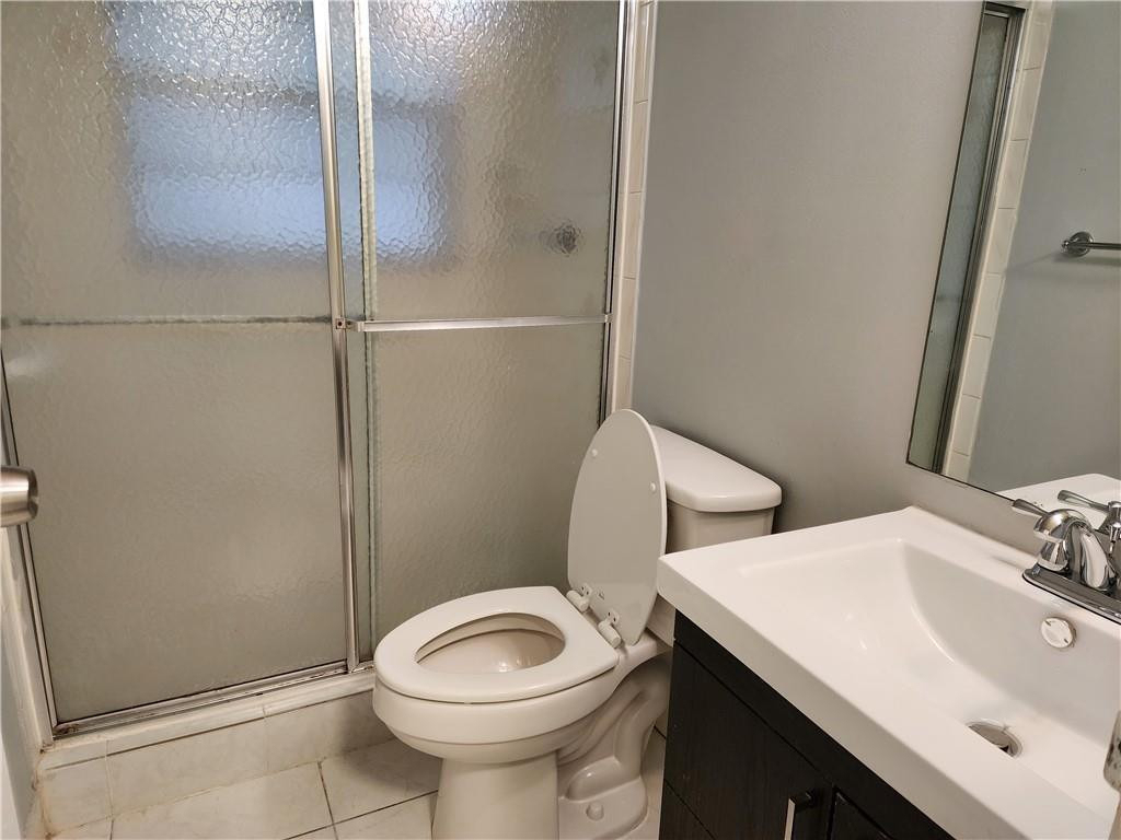 1005 Country Club Drive - Photo 3