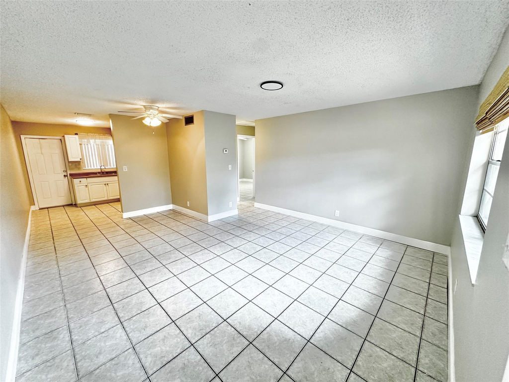 1841 Sw 22nd Street - Photo 2