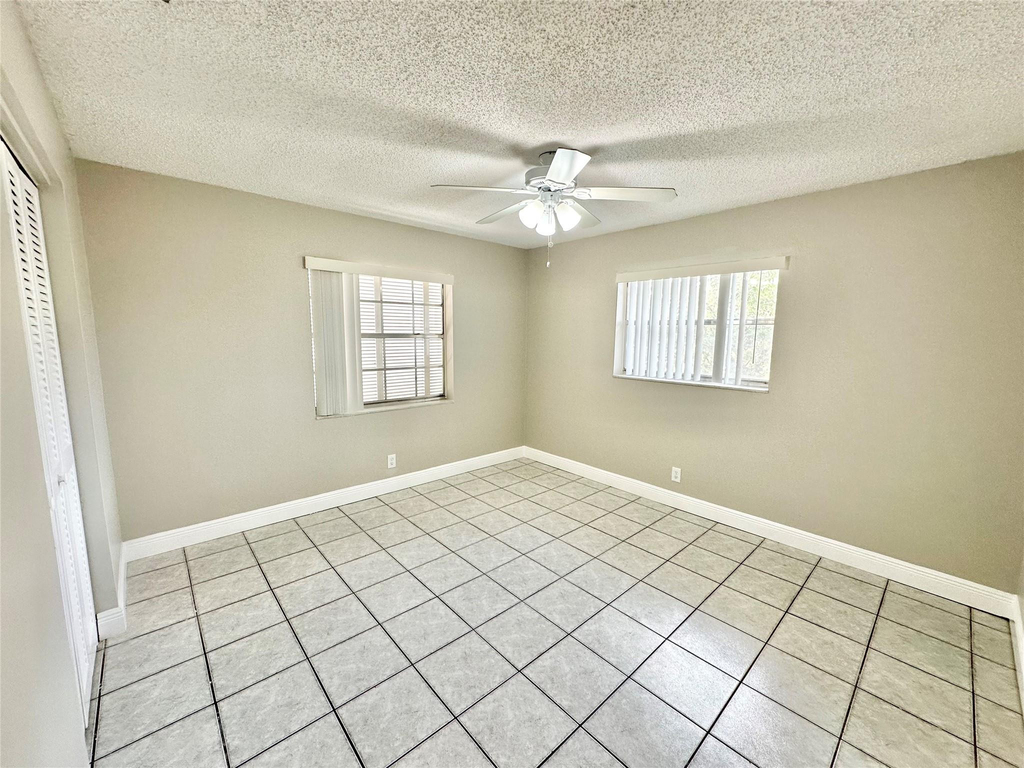 1841 Sw 22nd Street - Photo 7