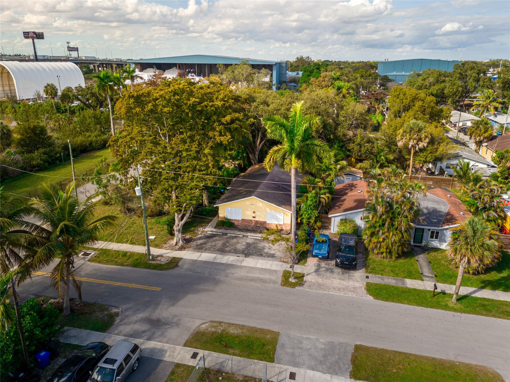 1841 Sw 22nd Street - Photo 1