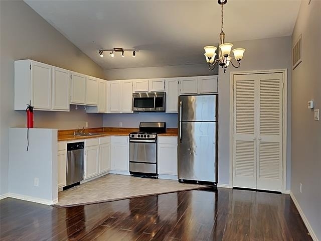 6108 Abrams Road - Photo 3