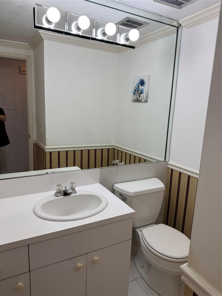 3800 N Galt Ocean Drive - Photo 19