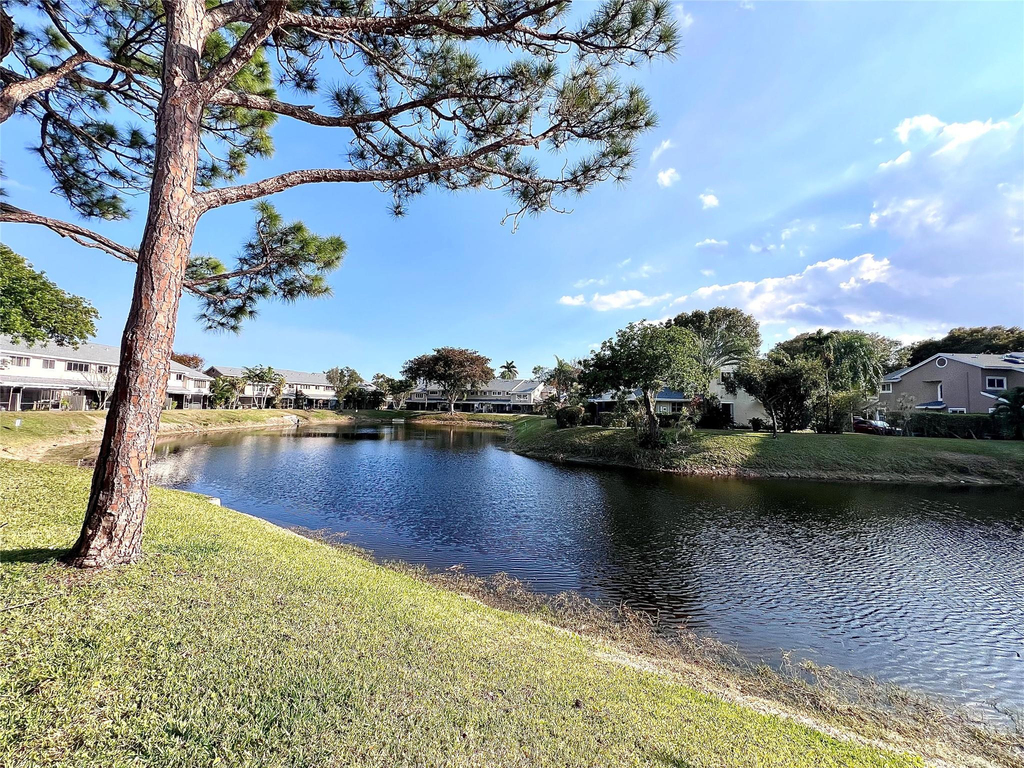 2246 Discovery Circle - Photo 38