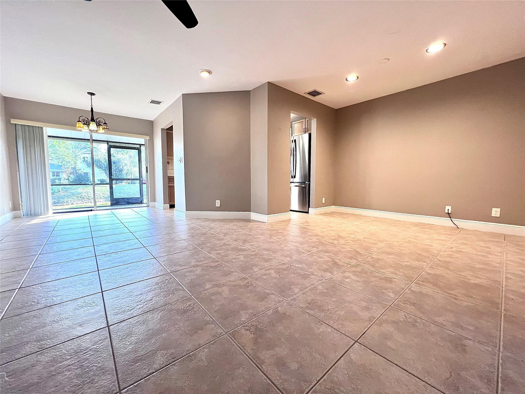 2246 Discovery Circle - Photo 5