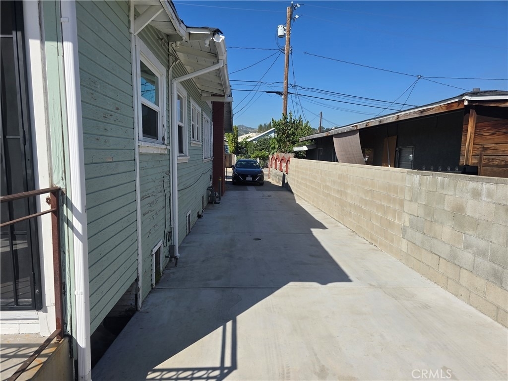 6126 Springvale - Photo 3