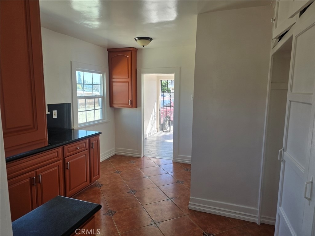 6126 Springvale - Photo 7