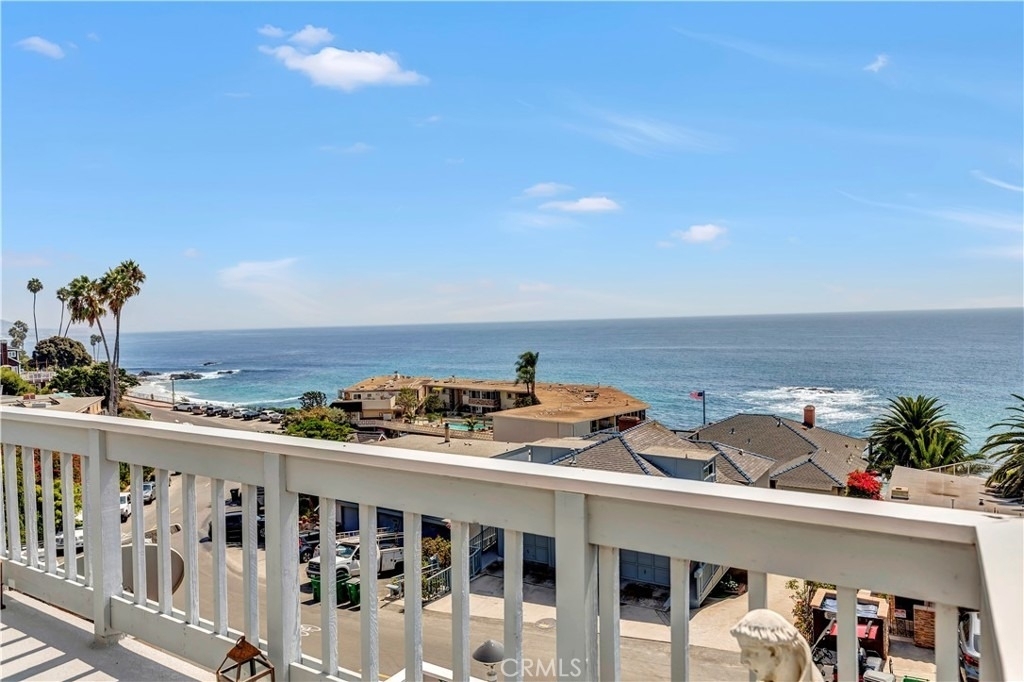 714 Cliff Drive - Photo 3