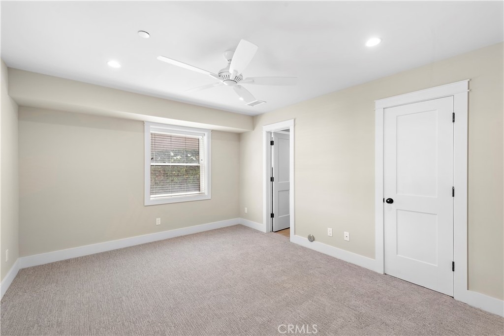 826 Cliff Drive - Photo 6