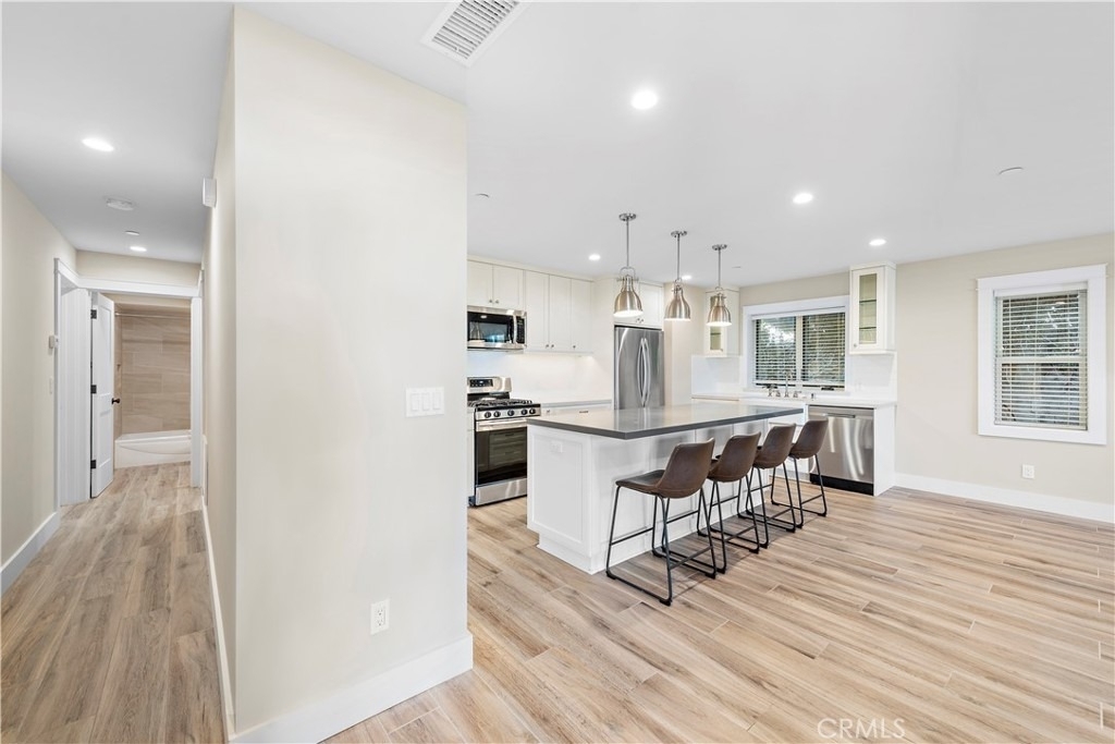 826 Cliff Drive - Photo 2