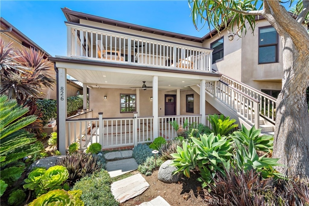 826 Cliff Drive - Photo 0