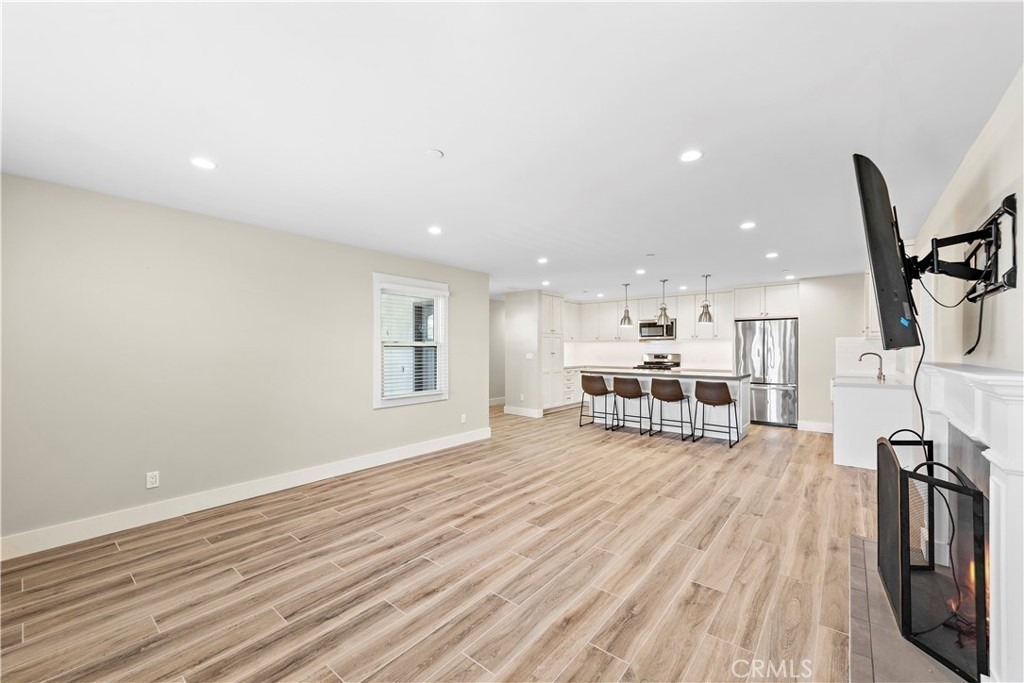 826 Cliff Drive - Photo 4