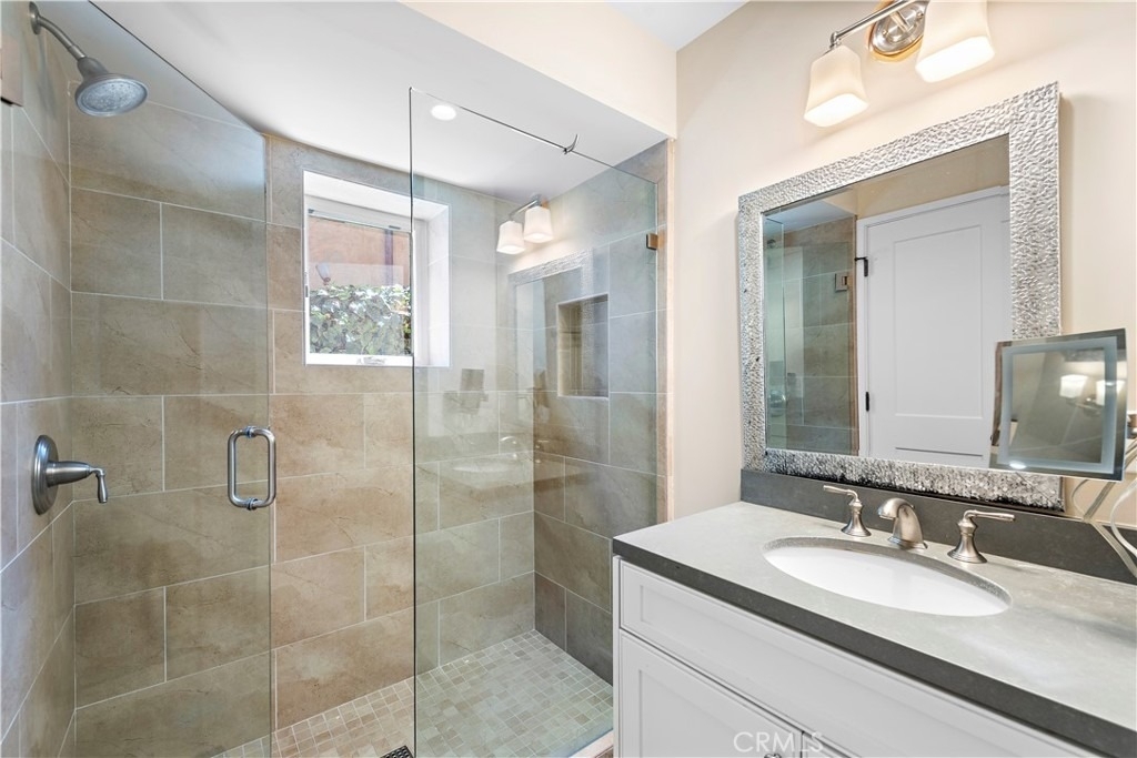826 Cliff Drive - Photo 7