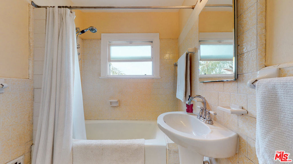 3627 Crestmont Avenue - Photo 22