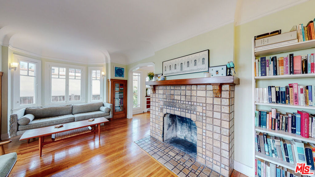 3627 Crestmont Avenue - Photo 5