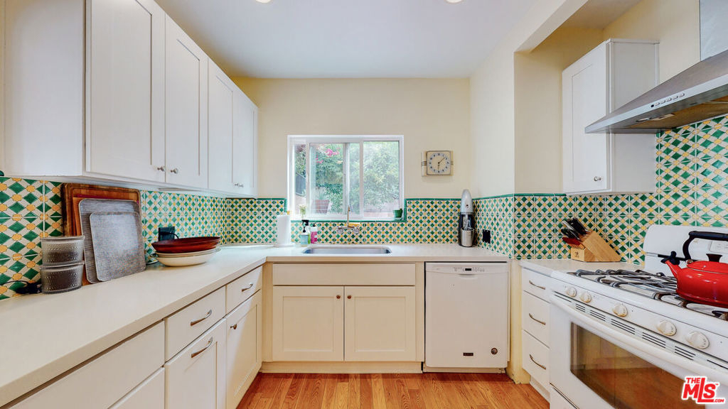 3627 Crestmont Avenue - Photo 11