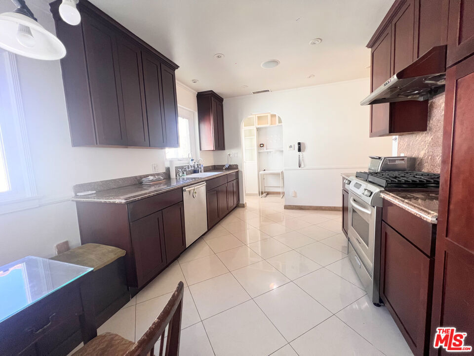 2652 S Bedford Street - Photo 8