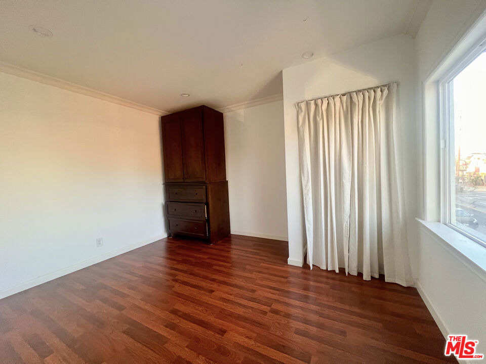 2737 S Robertson Boulevard - Photo 10