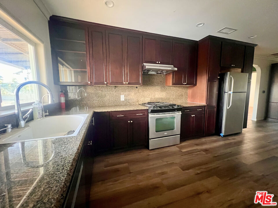 2737 S Robertson Boulevard - Photo 4