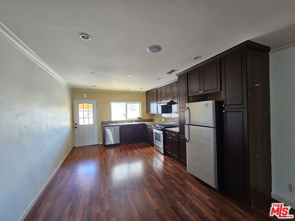 2737 S Robertson Boulevard - Photo 3