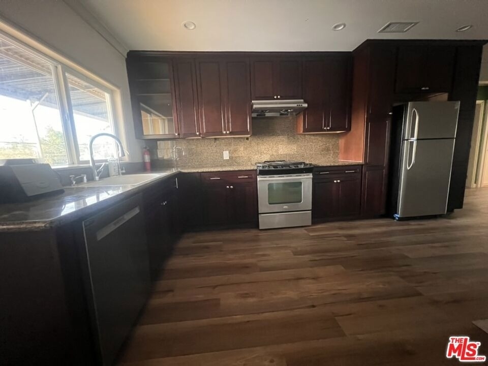 2737 S Robertson Boulevard - Photo 2